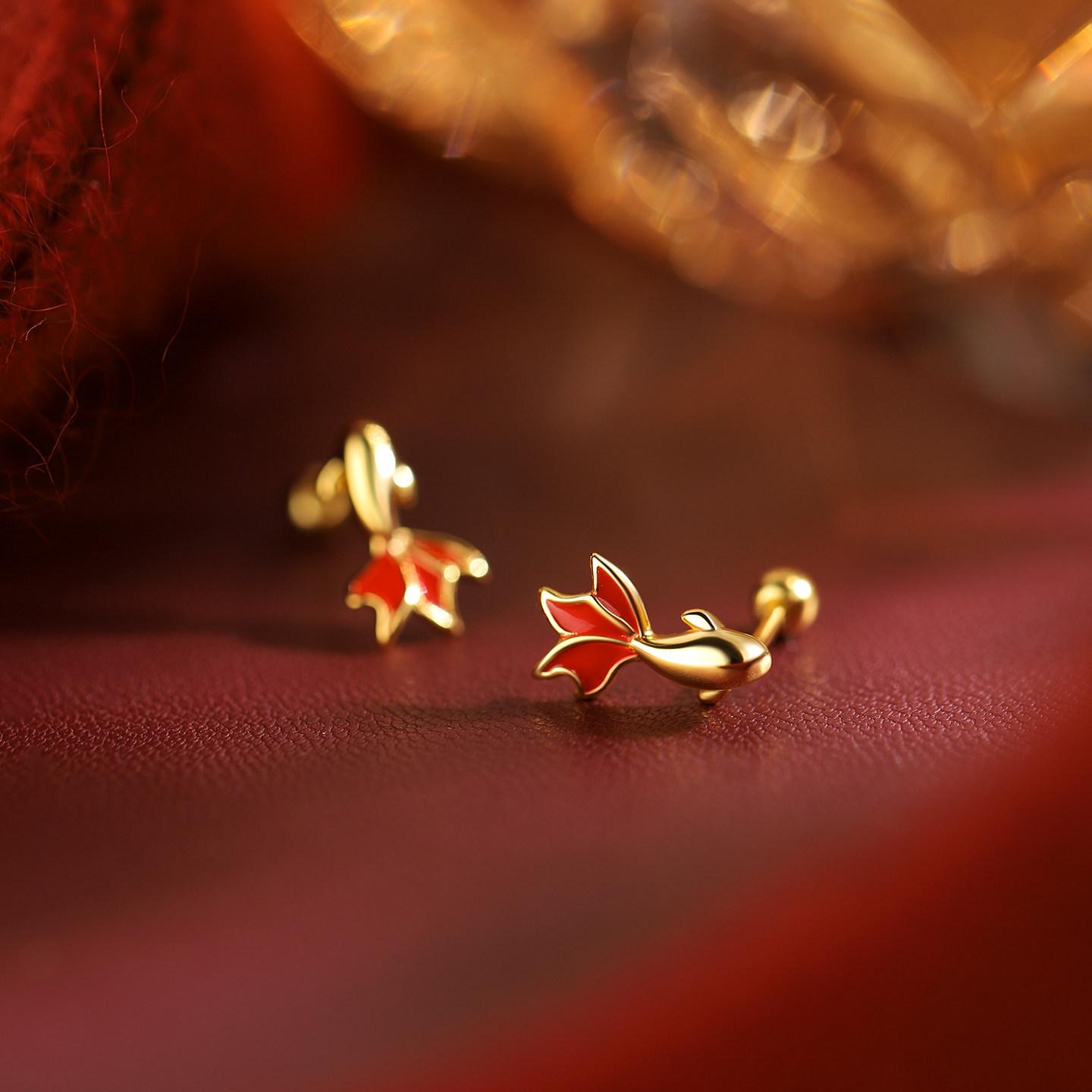 Счастливые серьги с карпом, год Дракона 2026: Элегантная новогодняя атмосфера, серьги-гвоздики в китайском стиле