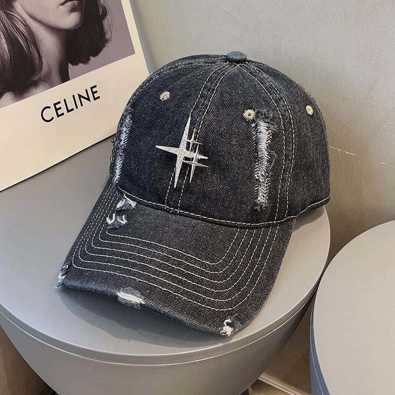 Street Retro Vintage Vintage Cowboy Hole Baseball Cap with Star Rhinestone Pattern Duckbill Cap, Highlighting Small Face