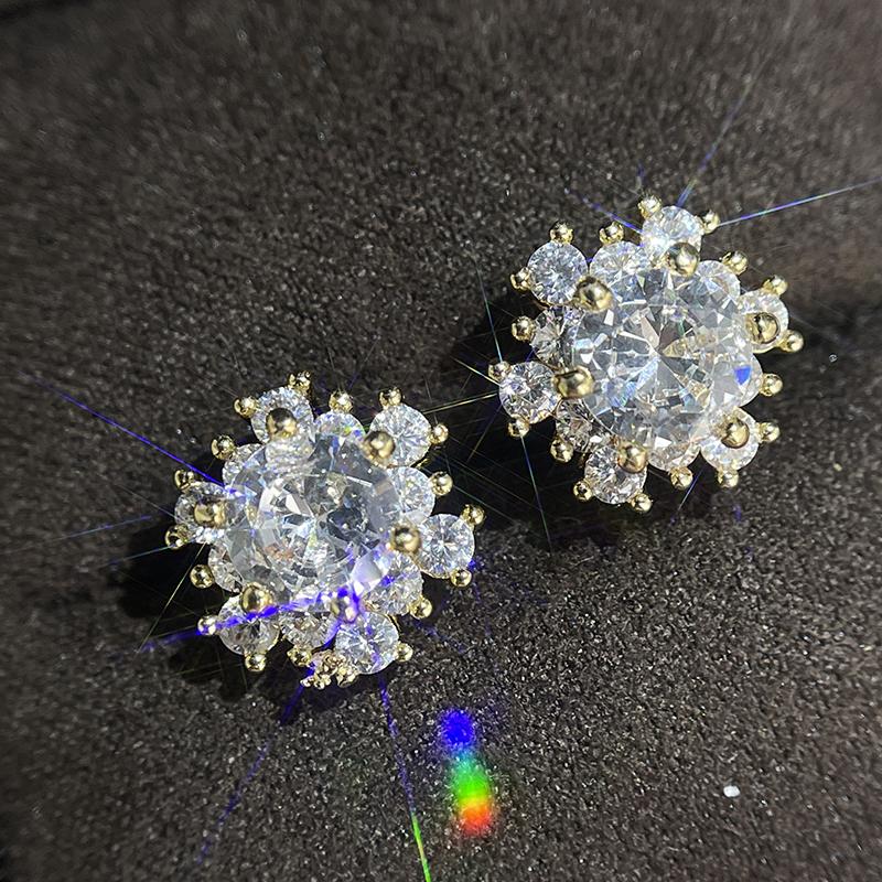 Popular Luxury Full Diamond Earrings With Feminine Style and Fashion Korean Version Personalized Leaf Set Zircon Earrings
