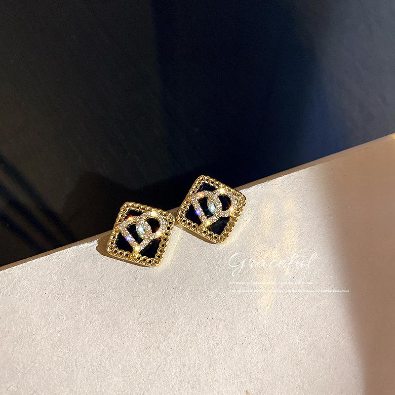 Французские серьги-гвоздики с бриллиантами и черными буквами, модный дизайн, серьги для интернет-знаменитости, серьги с характером