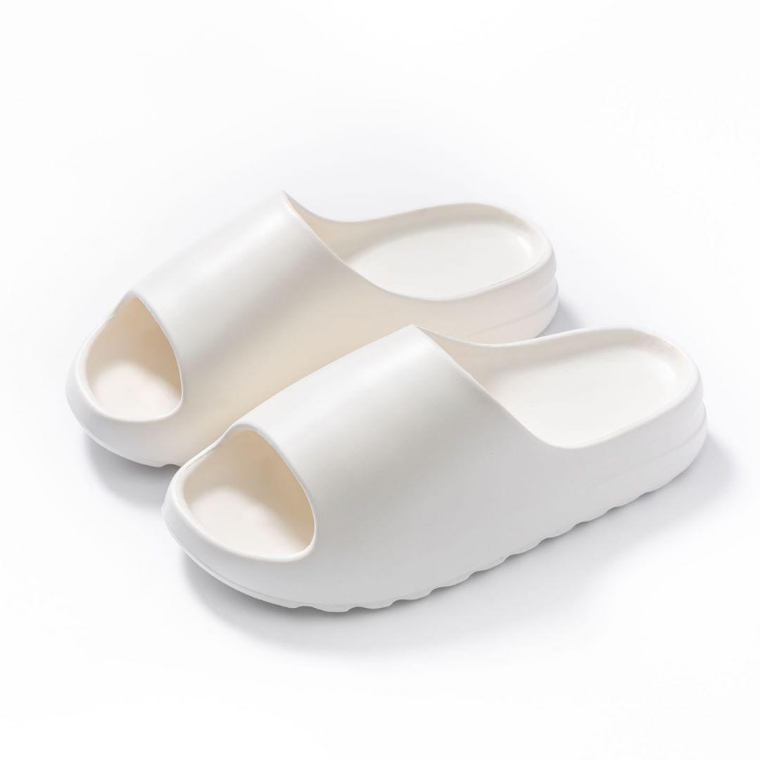 

Нові дитячі тапочки Coconut Cloud Comfort 2025 – літнє взуття з м якою підошвою, що не ковзає, для хлопчиків та дівчаток 33/34 білий