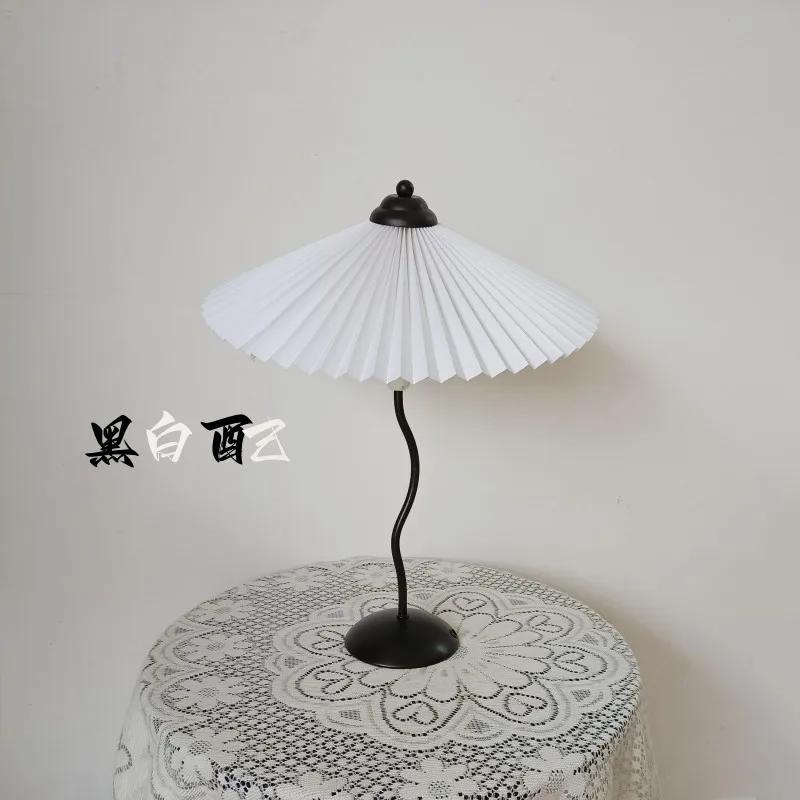 

Настольная лампа в стиле ретро, ​​плиссированный зонт, скандинавский, средневековый, корейский, прикроватная лампа для спальни, качели, утюг, искусство, Прямая доставка UK Plug