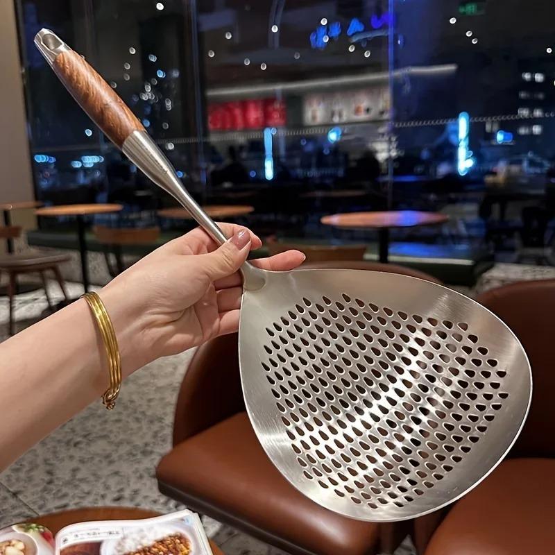 Stainless Steel Kitchenware Cooking Strainer with Wood Handle Pepper Seasoning Colander Sieve Utensils Filter Scoop Spoons