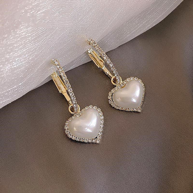 S925 Sterling Silver Heart Pearl Claw Chain Earrings - Korean Cold Style Stud Dangle Earrings. Gold 4B711