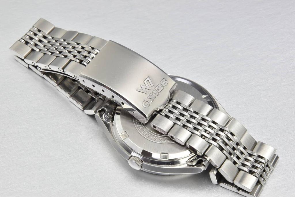 calendar 1972 Seiko Lord Matic 23 automatic winding manufactured by Kameido a timepiece from its mature Instantaneous change, 5206-6061