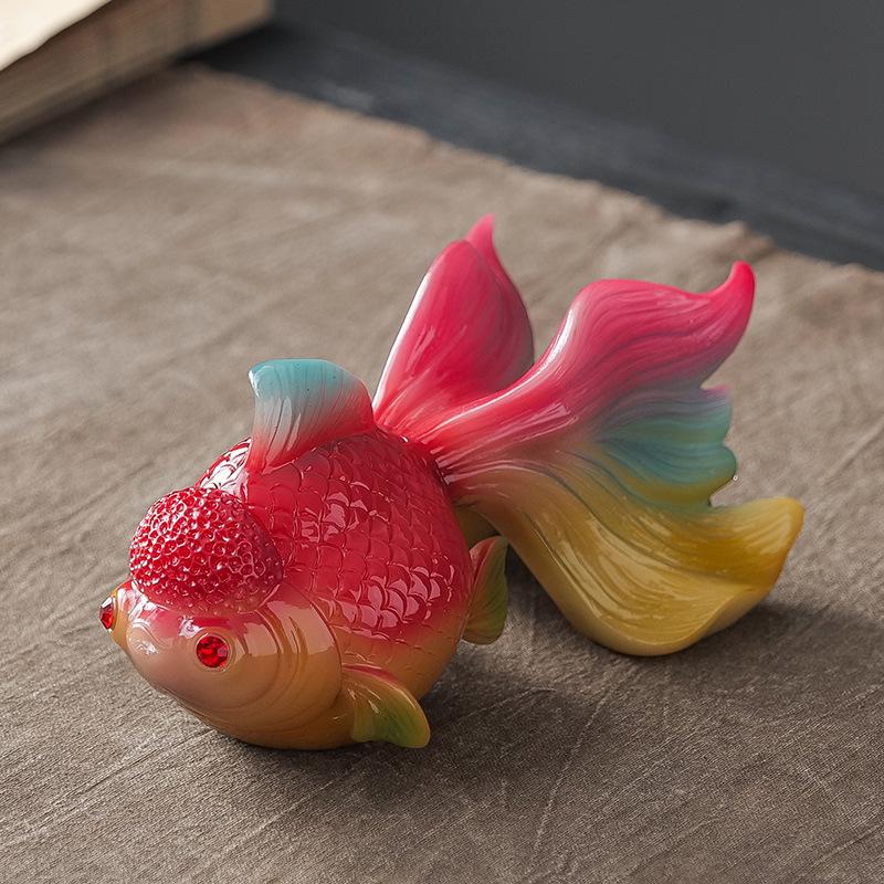Resin Color-Changing Golden Fish Tea Pet - Handmade Tea Table Decoration