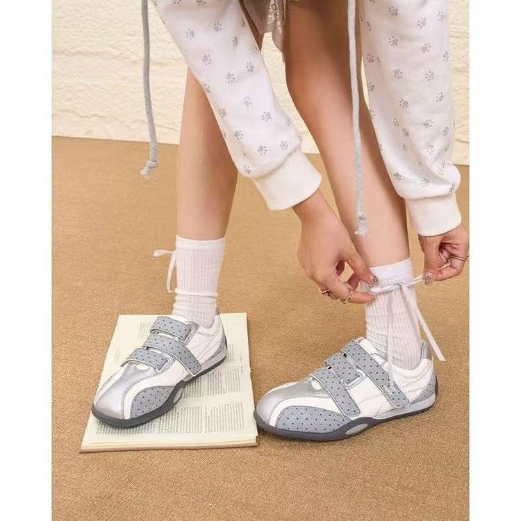 Velcro Hollow Mary Jane Shoes Women's Ballet Retro Versatile Flat Bottom Round Head Lazy Casual