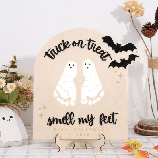 1/2Pcs Baby First Halloween Footprint Sign with Base Spooky Bat Trick or Treat Smell My Feet Footprint Milestone Keepsake Wooden Decoration