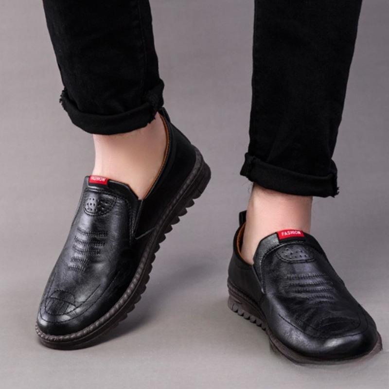 2025 Spring Summer Men Slip-On Flat Shoes Outdoor Soft Travel Driving Shoes Business Non Slip Breathable Men Shoes Male Sneakers