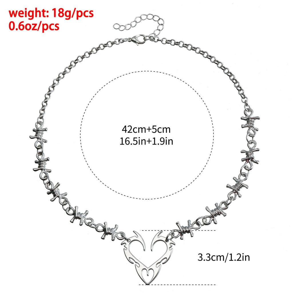 Trendsetting Love Heart Shaped Necklace Fashion Jewelry Accessory with Thorns Detail for Fashionable Enthusiasts