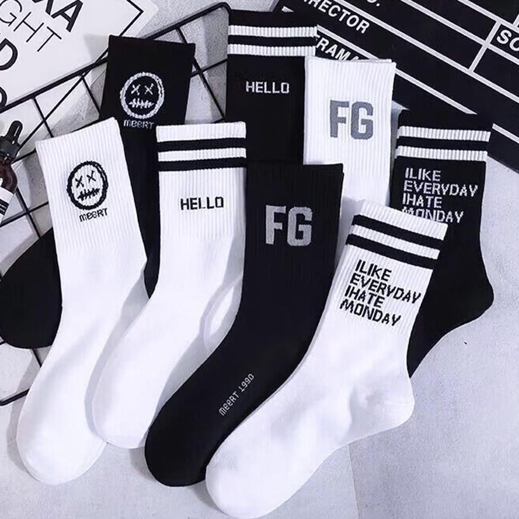 Zhuji Men's Trendy Black & White Mid-Tube Basketball Socks - Sweat-Absorbent, Breathable, Autumn/Winter.