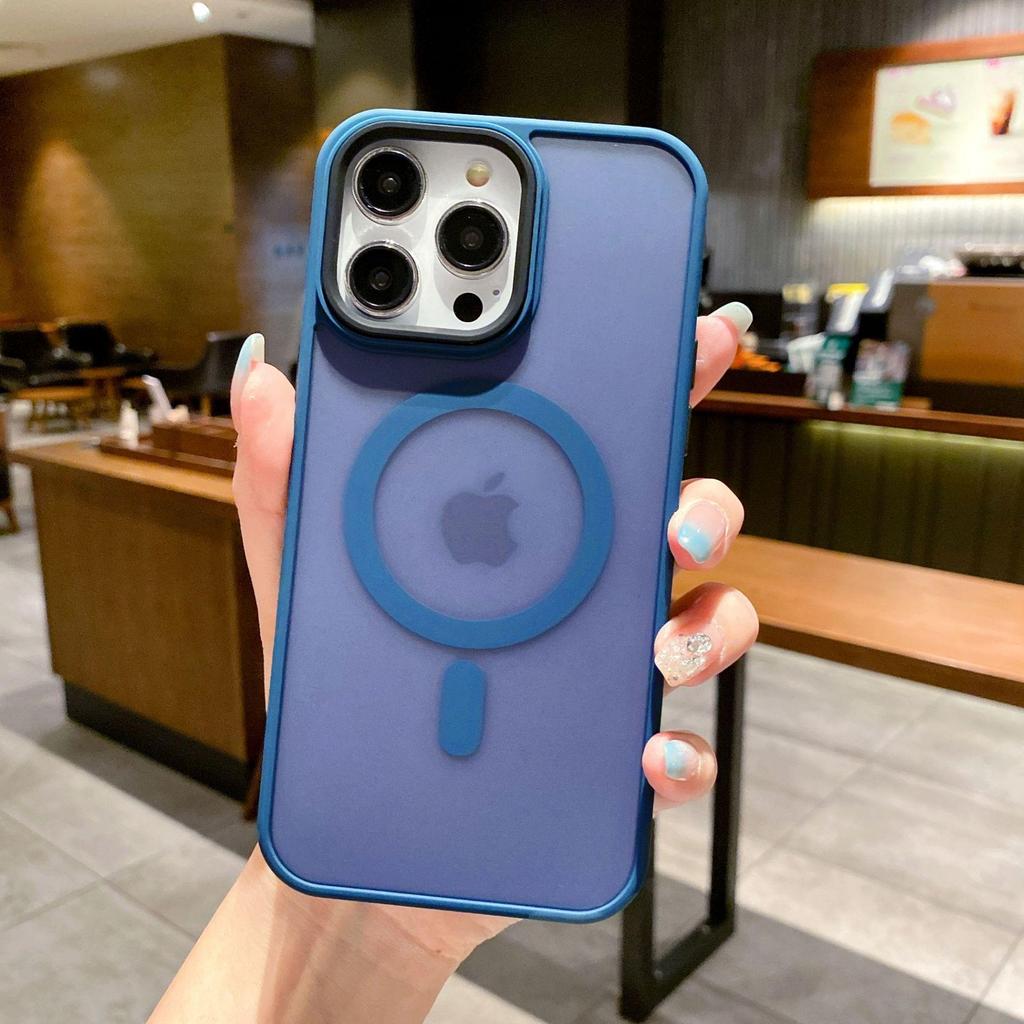 iPhone17 Soft Touch Magnetic Case: Skin Feel, Drop-Proof, Anti-Fingerprint Protective Shell for 16 Pro Max