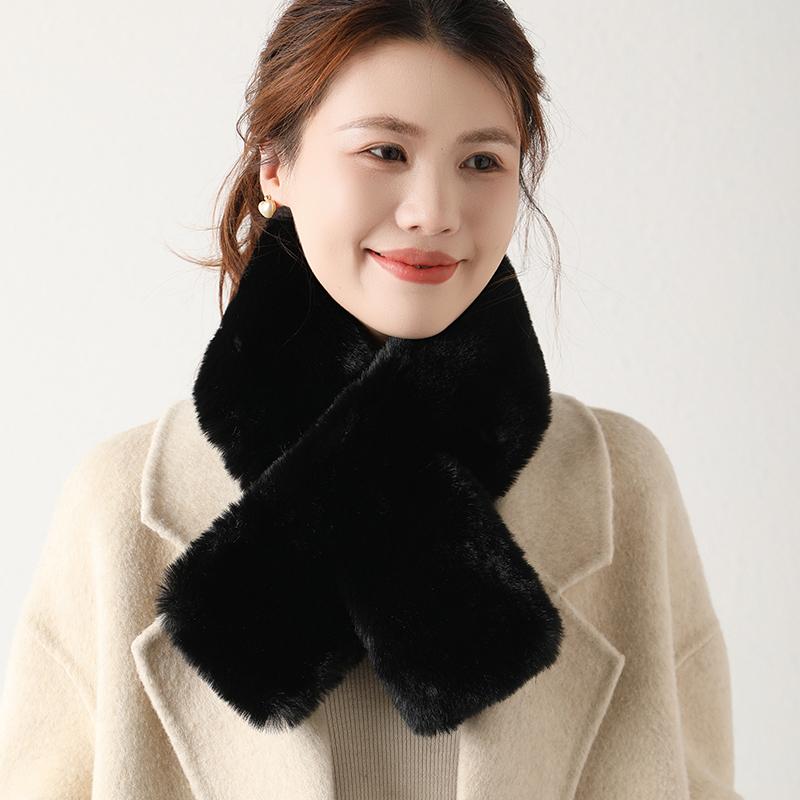 Damen Kleiner Perforierter Kaninchenfellschal Weich Flauschig Warm Nackenwärmer Modeaccessoire für Kaltes Wetter Tierhaarschals