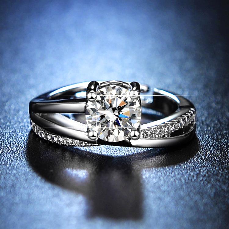 Klassische Mode Vier-Krappen-Krone Gekreuzter Arm Ein-Karat Simulations-Mosambik-Diamantring