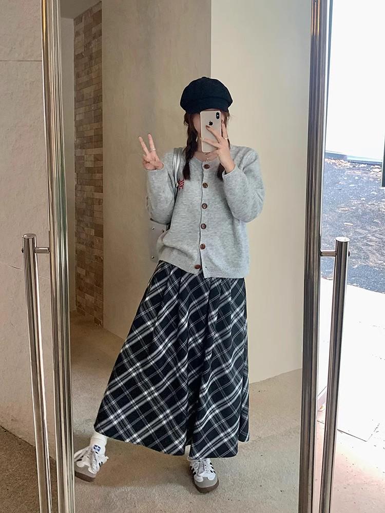 Women's Plaid Pleated Skirt - Slimming, Flaw-Hiding, Korean Style for Spring/Autumn 2025