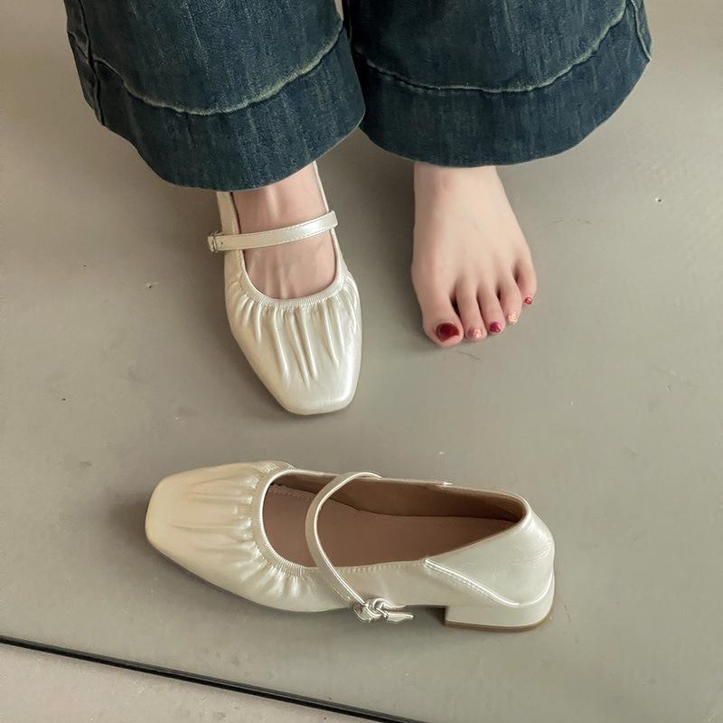 One-word buckle thick heel Mary Jane shoes women's summer fashion French temperament high heel gentle pleated shallow mouth single shoes leather shoes