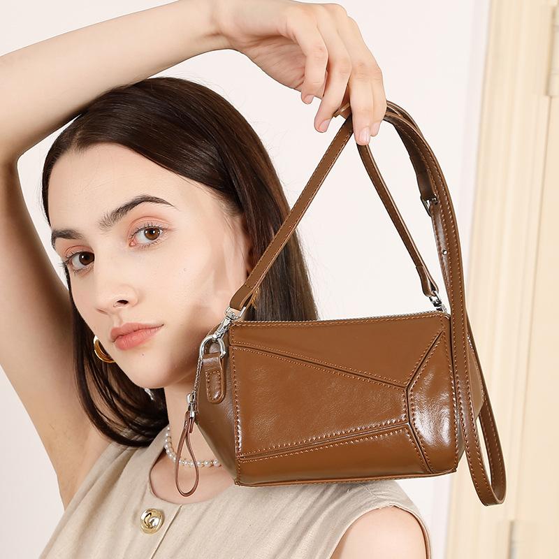 

Retro Geometric Patchwork High-end Genuine Leather Versatile and Fashionable Single-shoulder Crossbody Bag One Size