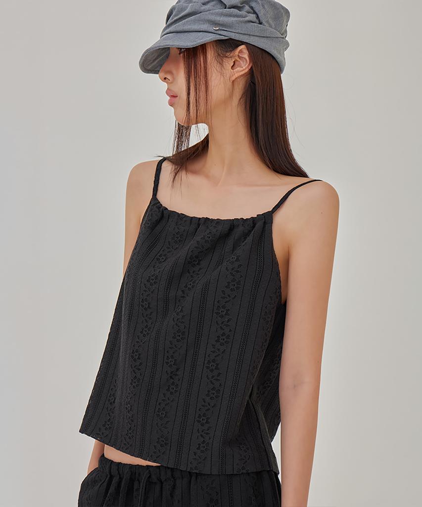 Leondeondada Flower Punching Lace Sleeveless, Black