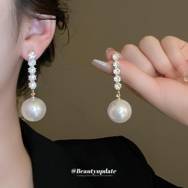 Silver needle with diamonds side by side pearl earrings ins exaggerated personality earrings, high-end light luxury earrings wholesale women