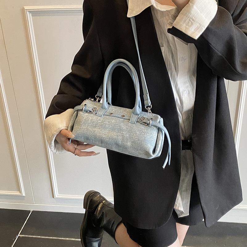 2025 Spring/summer New Fashion Casual Hand-held Baguette Bag Women's Korean Version of Temperament High-end Trend One-shoulder Crossbody Bag
