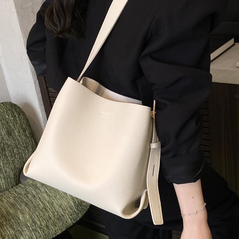 Premium texture fashionable simple small bag women's 2025 new trendy and popular bucket bag versatile messenger bag