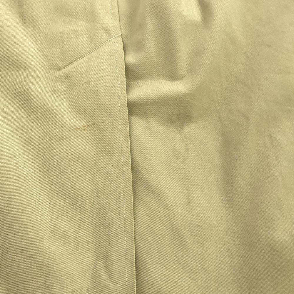 Aquascutum Lata 80. 90. Wyprodukowany w Anglii Stary Płaszcz ze stali nierdzewnej Zapinany na guziki Męski Używany