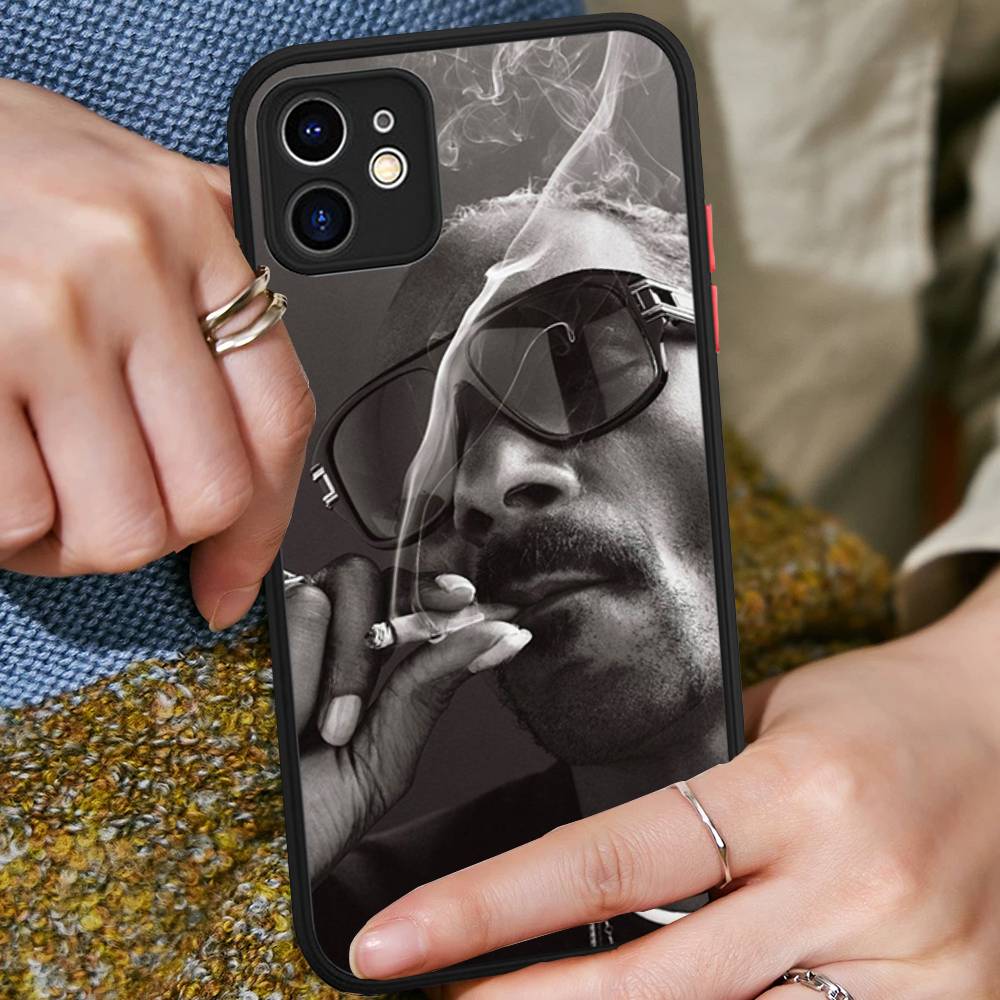 

S-Snoop Singer Dogg Phone Case For IPhone 13 12 X XS MAX Pro Max 16 15 11 14 Pro Max Shockproof Matte Cover iphone 16 pro