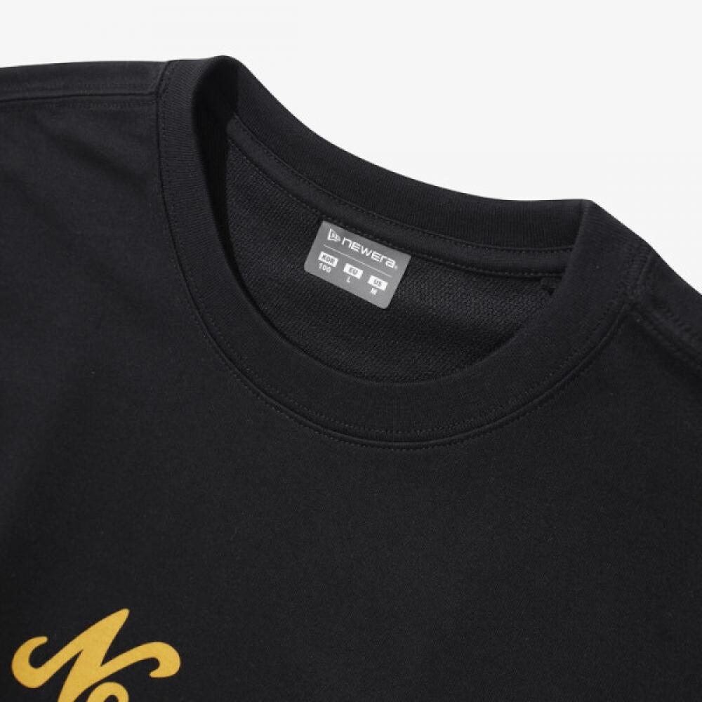 New Era VinTage PosTer T shirT Black mulTi