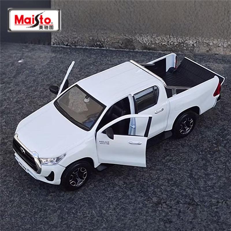 VLZH5 Maisto 1:27 TOYOTA Hilux Pickup Alloy Car Model Diecasts Metal Off-road Vehicles Car Model Simulation Collection Kids Toys Gifts