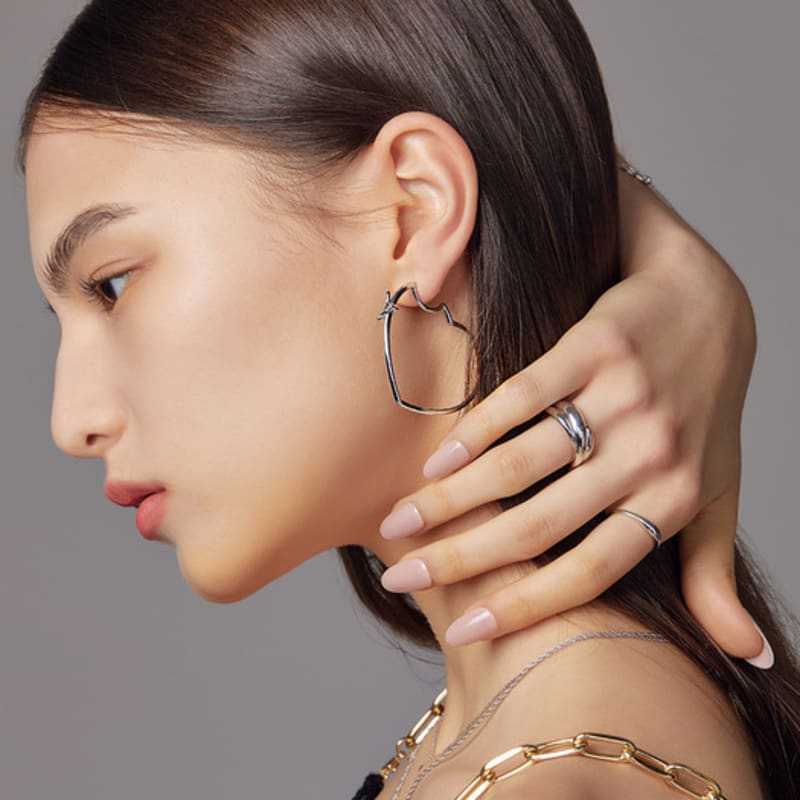 METROCITY JEWELRY Cuore Sterling Silver White Earrings A231SE0003WPQ