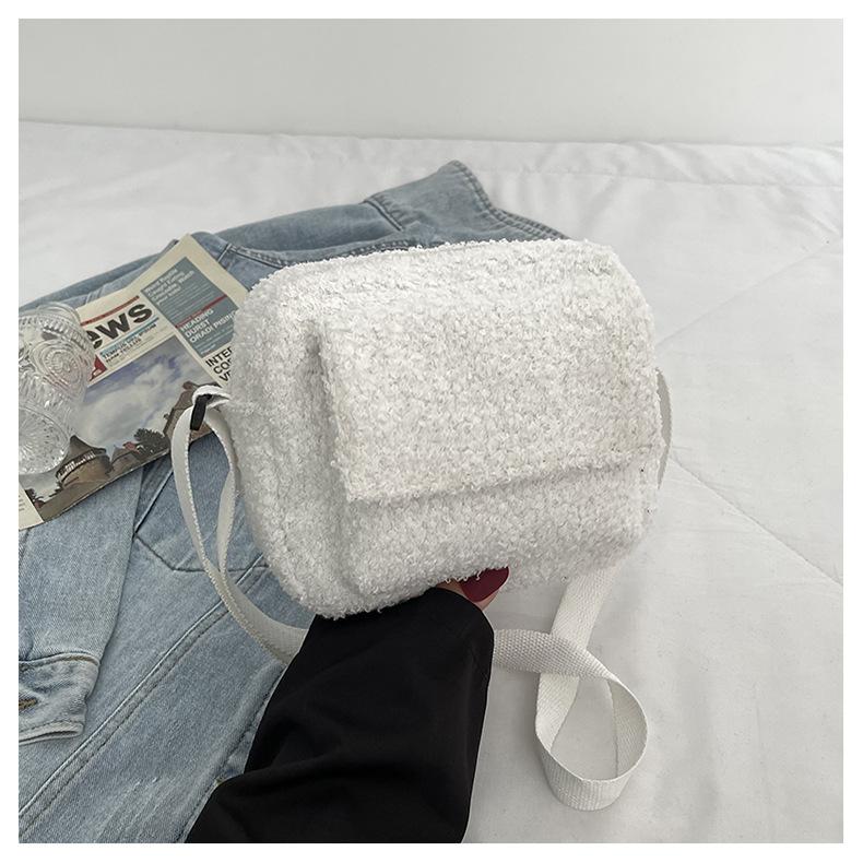 Cute Solid Color Autumn and Winter Single Shoulder Armpit Small Square Bag Fashionable and Foreign Plush Women's Bag