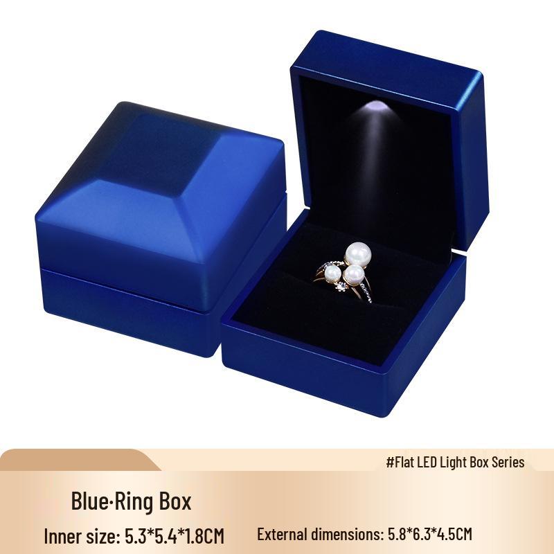 Diamond-Faceted Light-Up Jewelry Box for Rings, Bracelets, and Necklaces