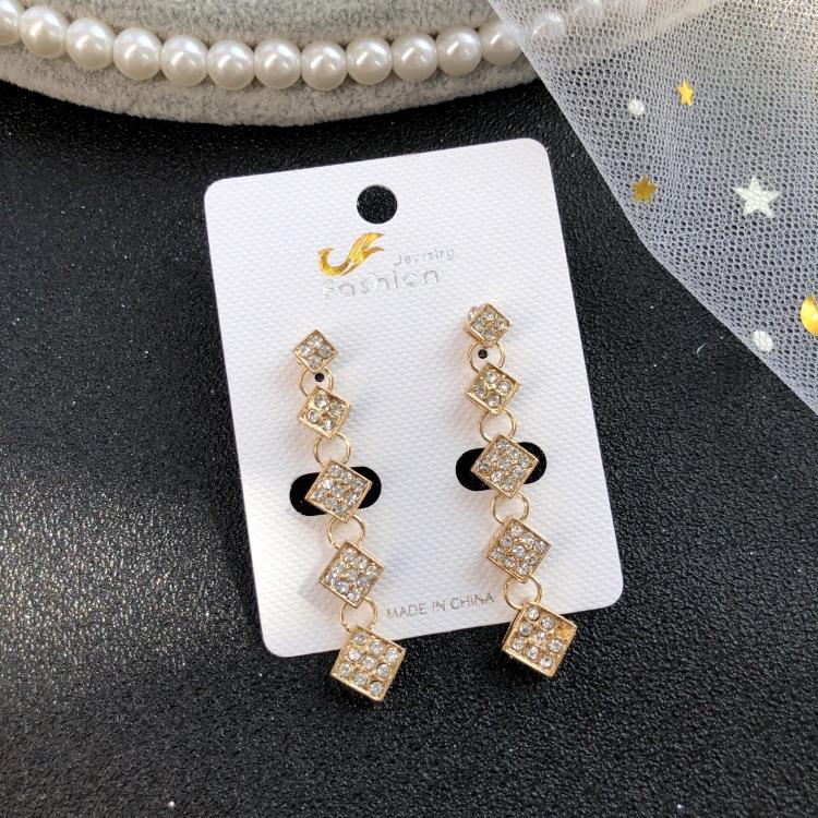 Retro temperament celebrytki kryształowe kolczyki sztyfty z diamentami, damskie luksusowe super błyszczące kolczyki z frędzlami na przyjęcie, proste kolczyki z kamieniami szlachetnymi