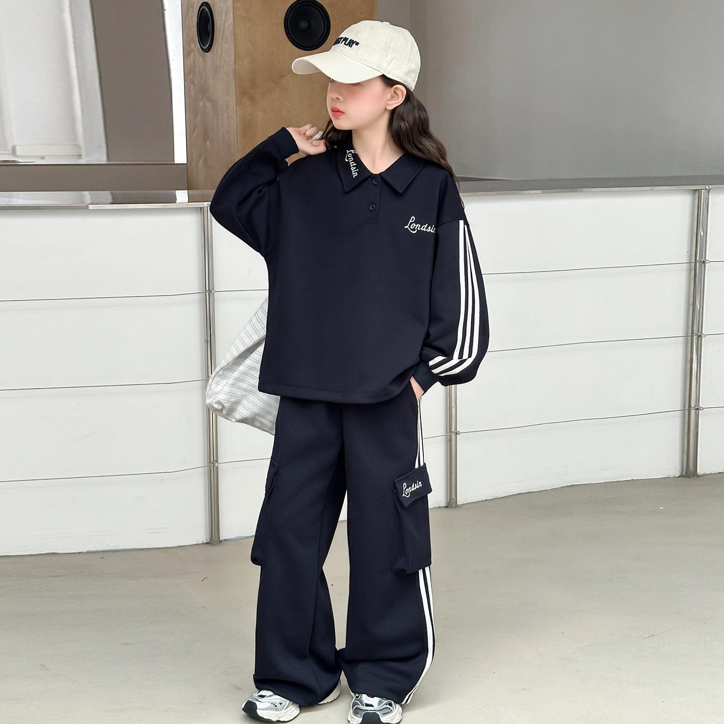 

Комплект для девочек 2025 Мода Весна/Осень Свитшот с лацканами из тесьмы и спортивные брюки 130 cm темно-синий