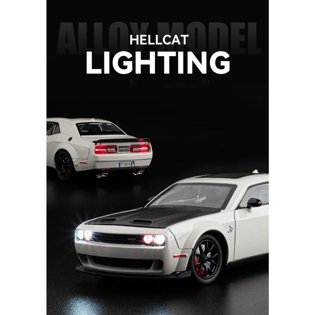 1/24 Dodge Challenger Hellcat Redeye Alloy Muscle Car Model Sound and Light Pull Back Children's Toy Collectibles Birthday Gift