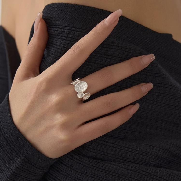 Trendy Asymmetric Loop Ring Polished Metal Spoon Shaped Adjustable Finger Band Fashion Forward Daily Jewelry