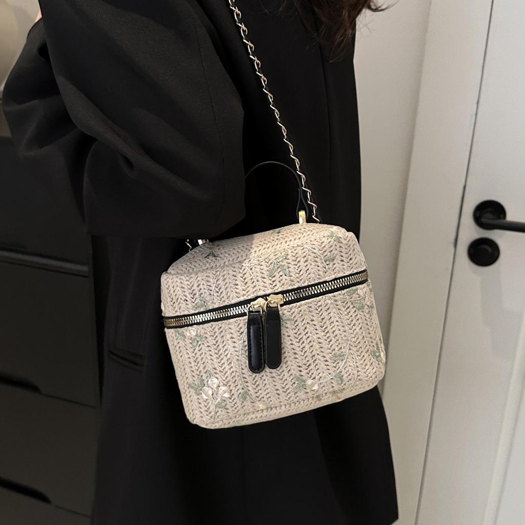 Women's bag 2025 new fashion chain messenger bag mini woven shoulder bucket bag rattan straw bag beach bag