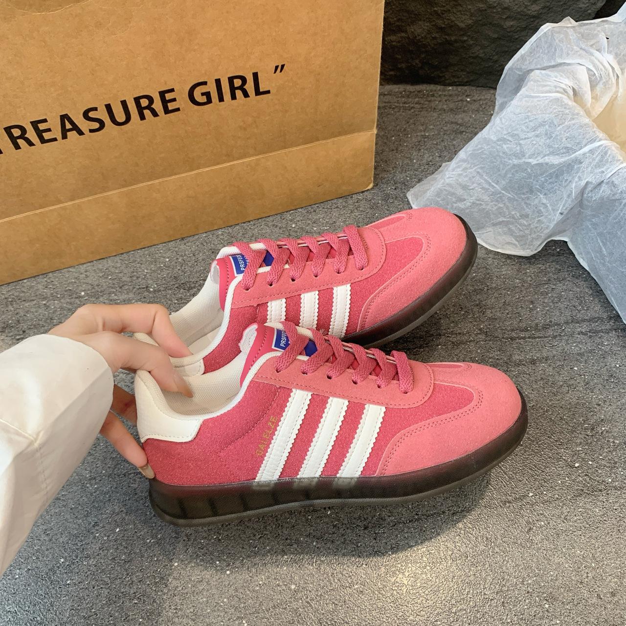 

Dexun shoes women s new leather flat-soled white shoes in summer 2025 color matching retro versatile sports and leisure board shoes 36 рожевий червоний колір