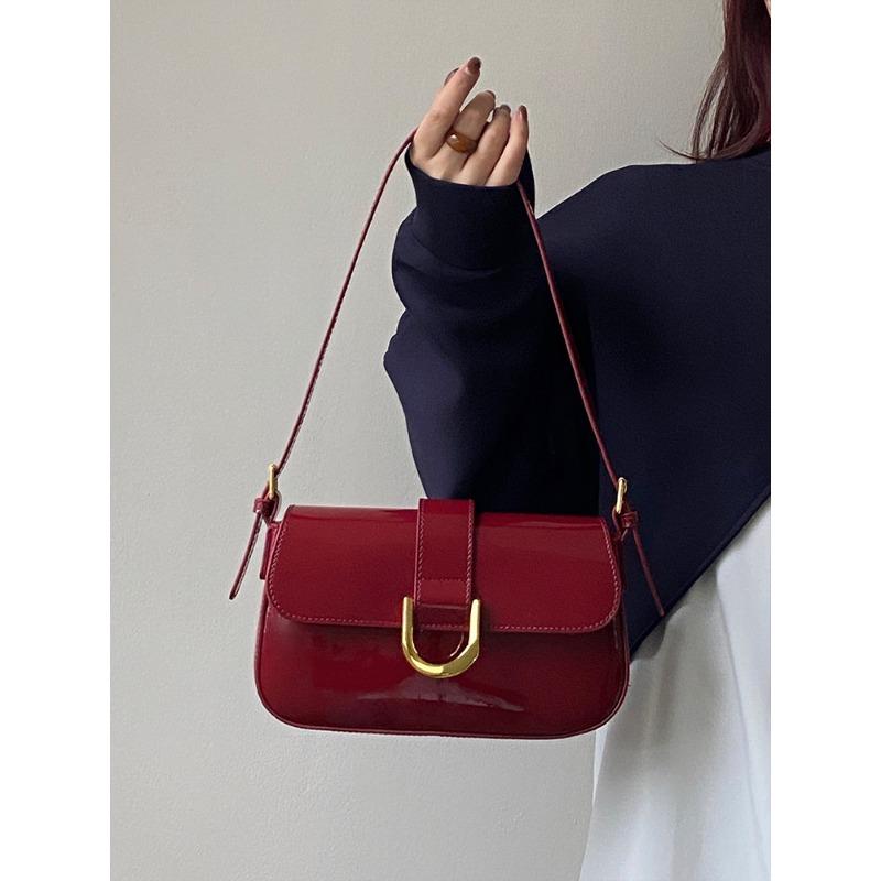 High-end Shoulder Bag for Women Korean Version Retro Burgundy Horseshoe Buckle Hand Armpit Bag Single Shoulder Crossbody Bag for Women
