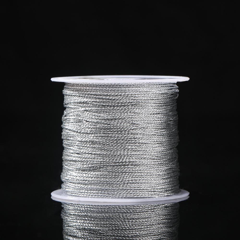 

Ручная работа Золотая и серебряная нить для плетения своими руками: Материал для браслета с кисточкой в виде китайского узла, Маленький рулончик 3 strands (approx. 0.2mm) approx. 140m серебряный