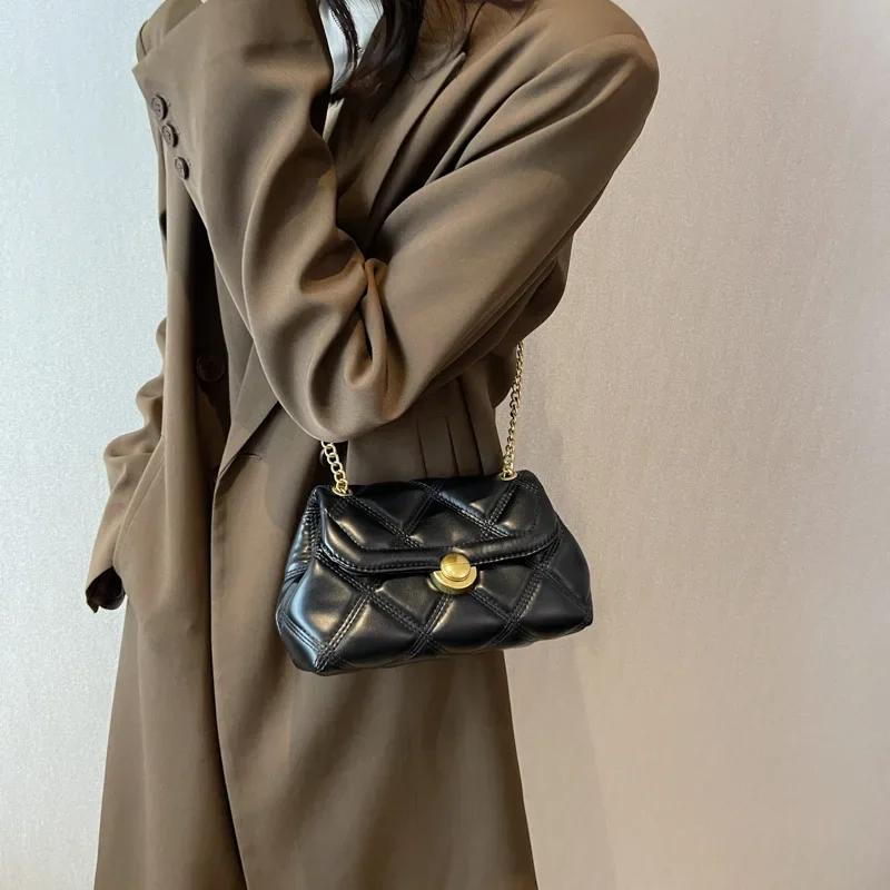 Vintage Ladies Premium Texture Shoulder Bag with Ribs Soft Leather Crossbody Armpit Bag