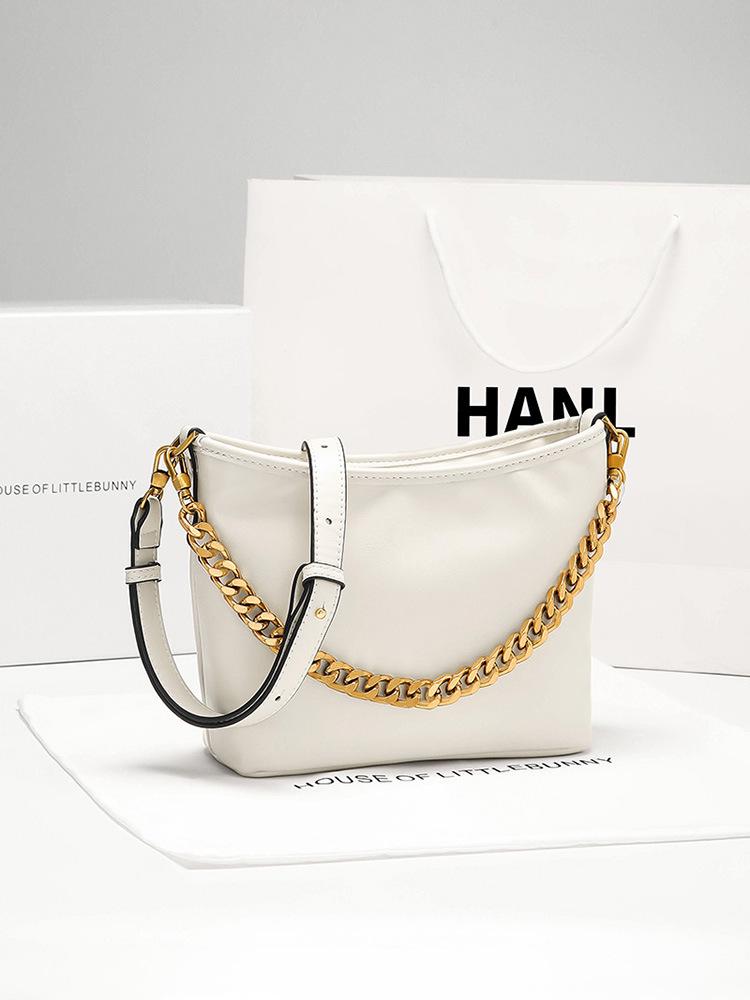 2025 High-End European & American Retro Yang Bucket Chain Bag - Versatile, Simple, Large Capacity Handbag