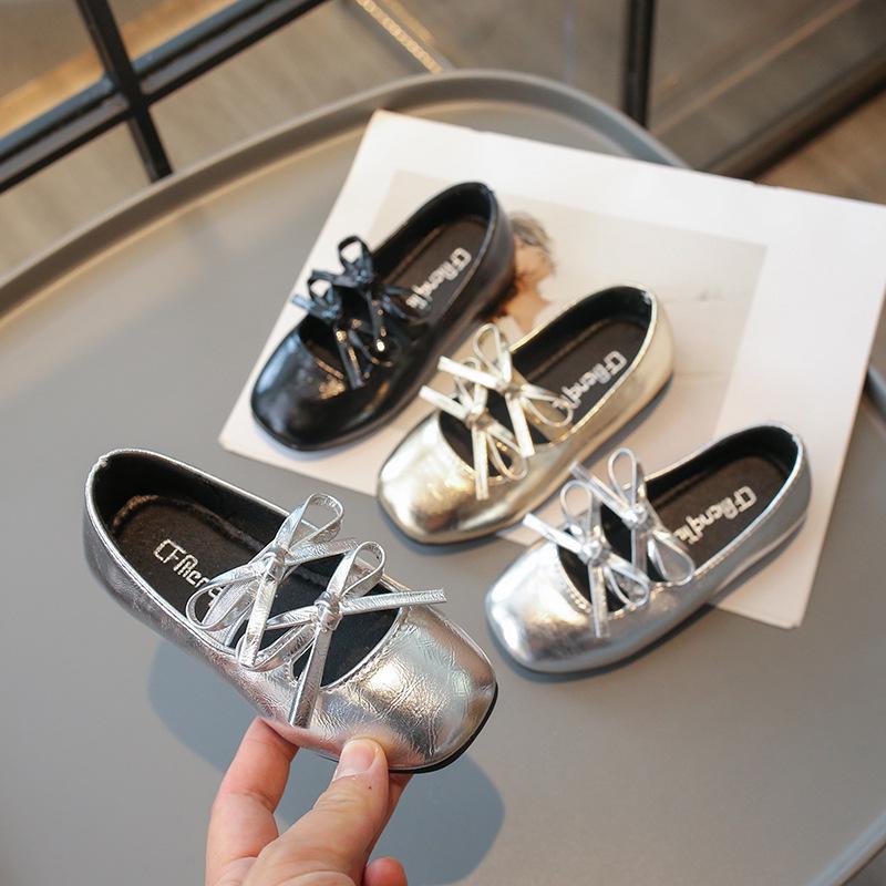 Scarpe da Principessa con Fiocco Autunno 2025: Dolce, Luminoso Pelle Stile Coreano per Bambine