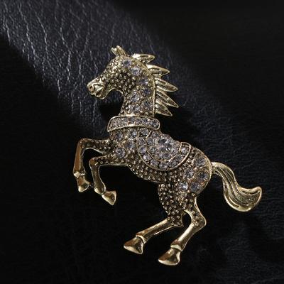Classic Rhinestone Horse Brooches Luxury Metal Badge Pin Zodiac Animal Lapel Pins  New Year Gifts