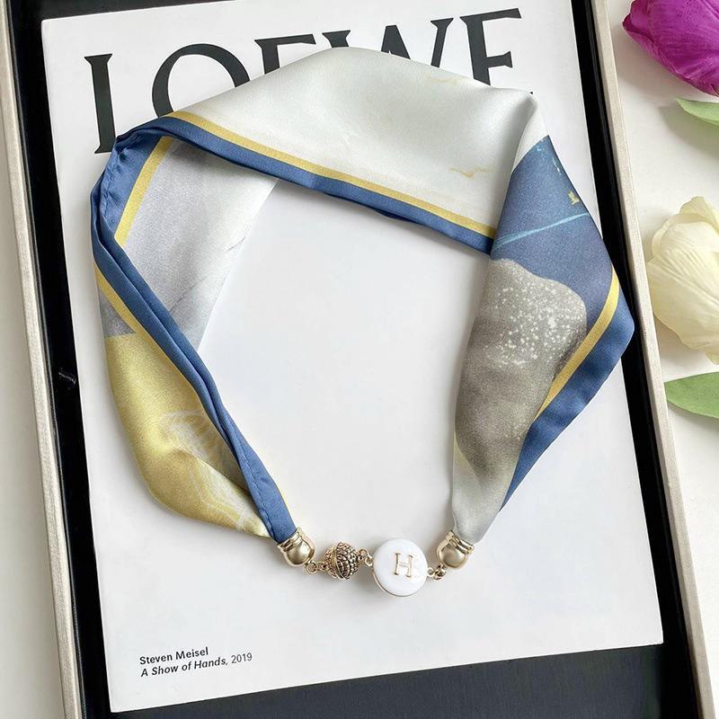 Lazy magnetic buckle silk scarf women's spring and autumn thin neck protection magnetic buckle silk scarf long small collar versatile pearl necklace