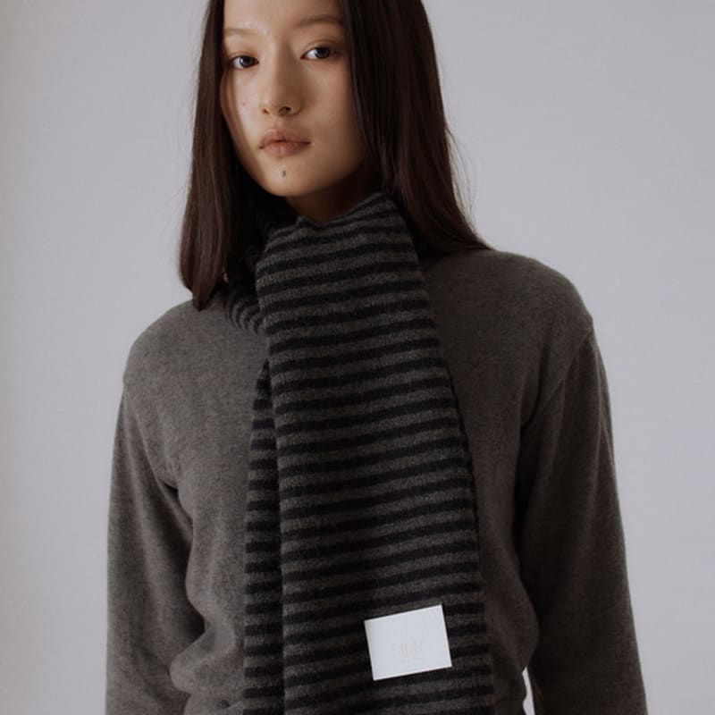 SILN Linea stripe knit muffler (CHARCOAL/BLACK)