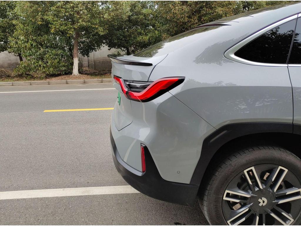 Rear Spoiler for NIO EC6: No-Drill Press-on Design