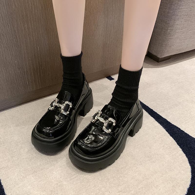 Chaussures décontractées à enfiler pour femmes, chaussures d'extérieur confortables, couleur unie, épaisses, à la mode, résistantes à l'usure, à tête ronde, printemps et extérieur