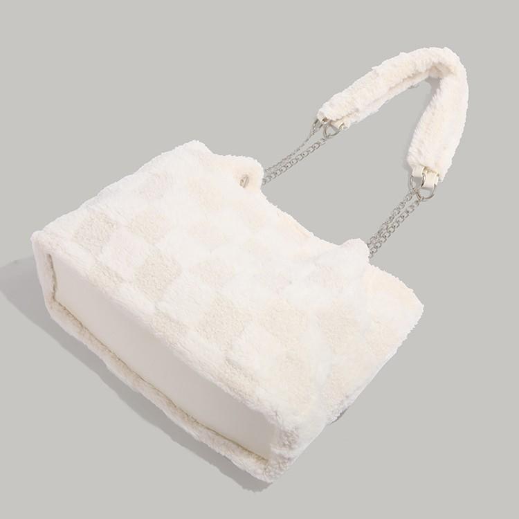 Autumn and Winter Trendy Plush Bag for Women 2024 New Large Capacity Tote Bag Color Block Plaid Shoulder Bag Commuter Bag