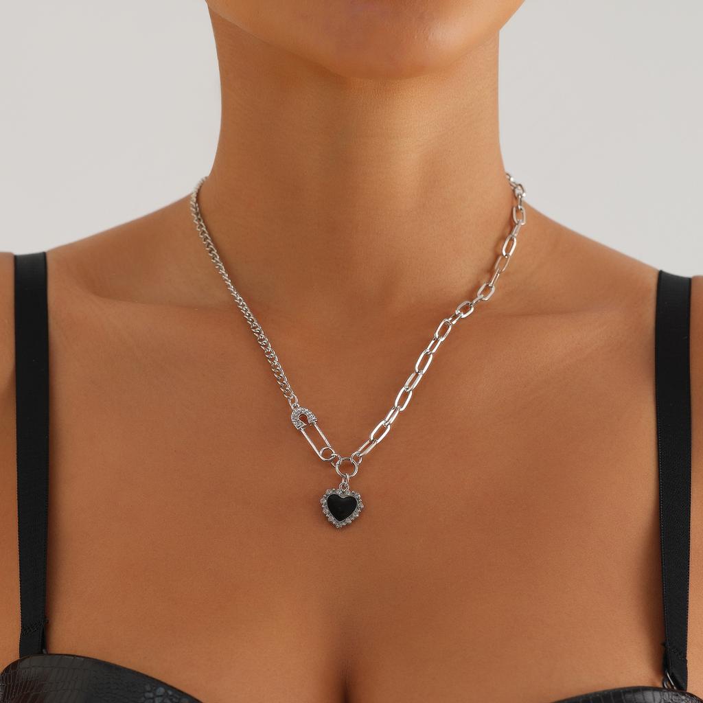 Grenzüberschreitender Schmuck, Sommer Schwarze Liebe Halskette Damen, High-End Nische Nadel Spleißen Süße Und Coole Schlüsselbeinkette